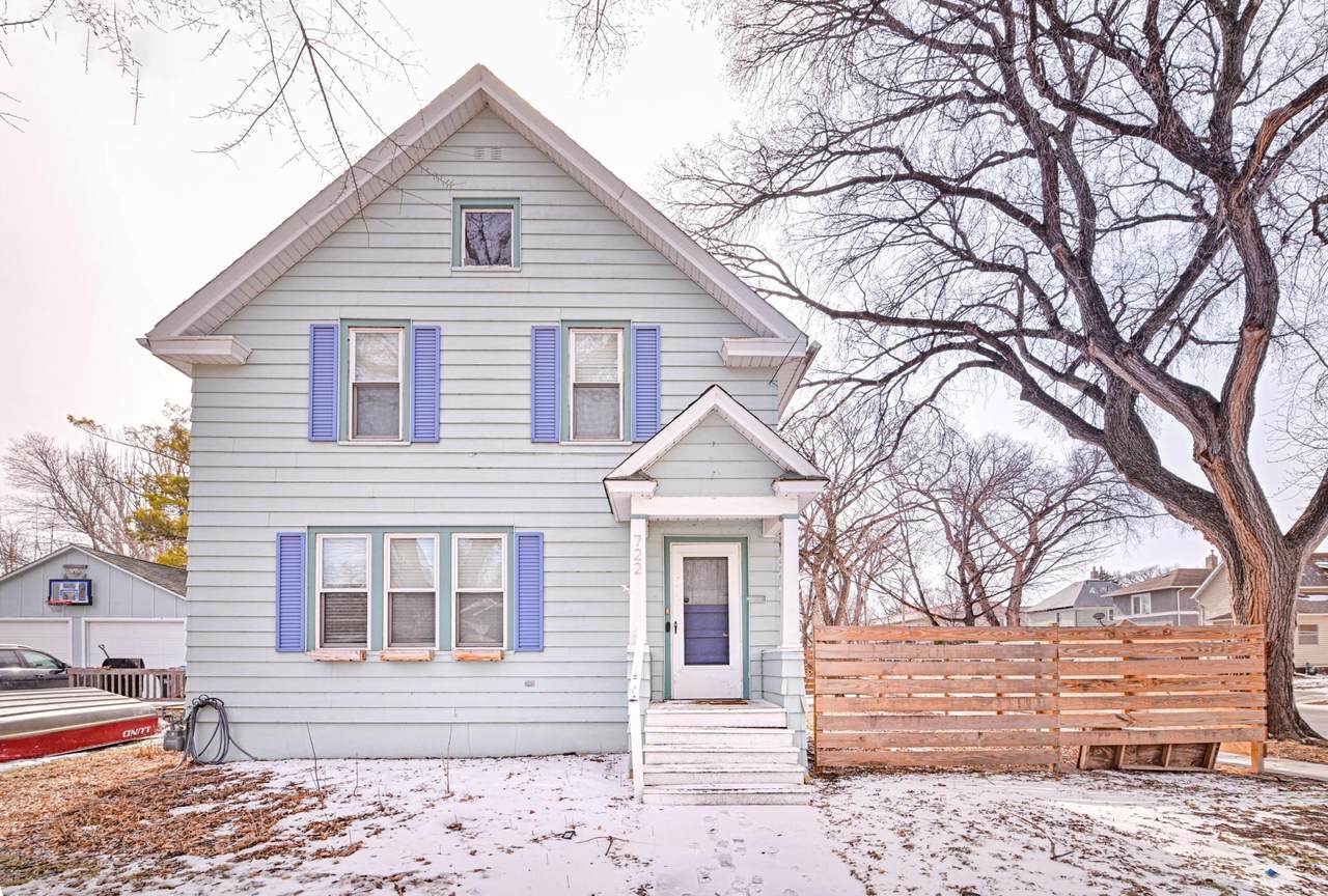 722 9th Avenue - Photo 1