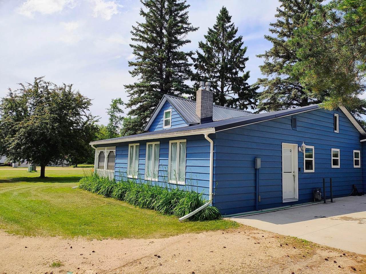704 Martha Avenue - Photo 1