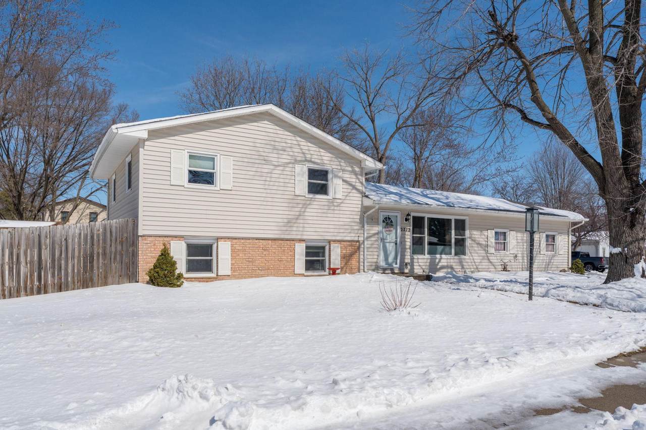 2712 Main Street - Photo 1