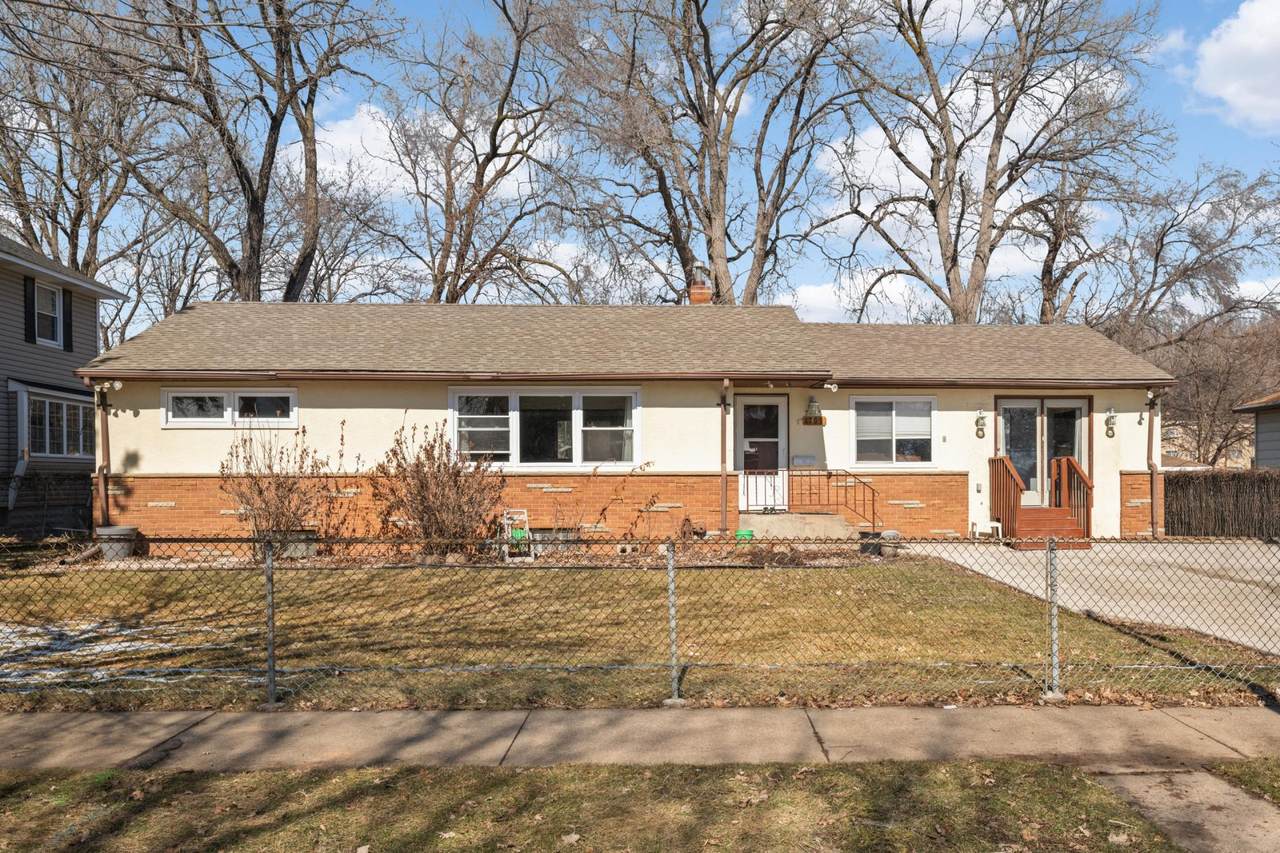1709 Field Avenue - Photo 1