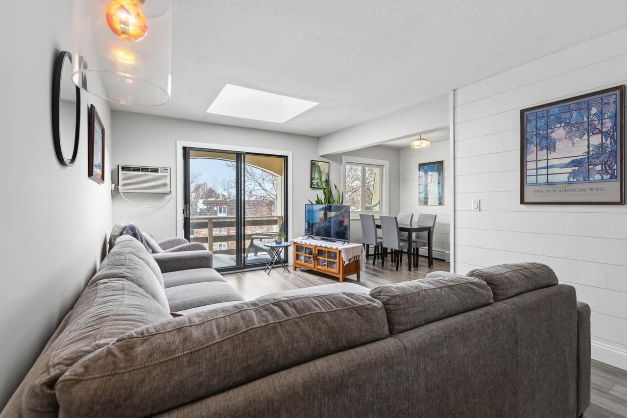 4397 Wilshire Boulevard - Photo 1