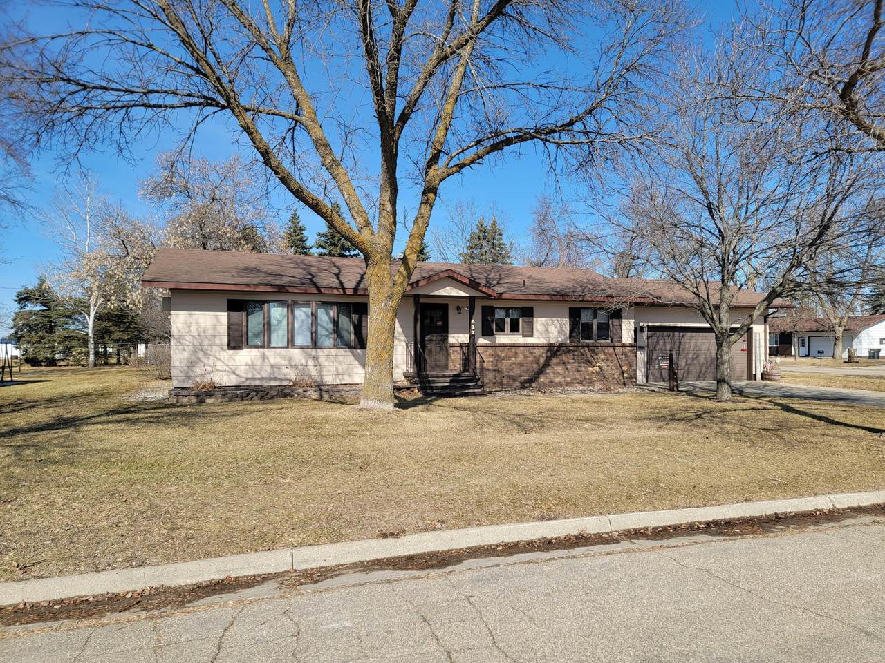 612 5th Avenue - Photo 1