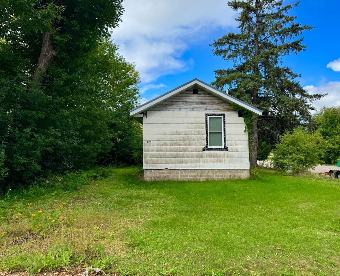 729 3rd Avenue - Photo 1