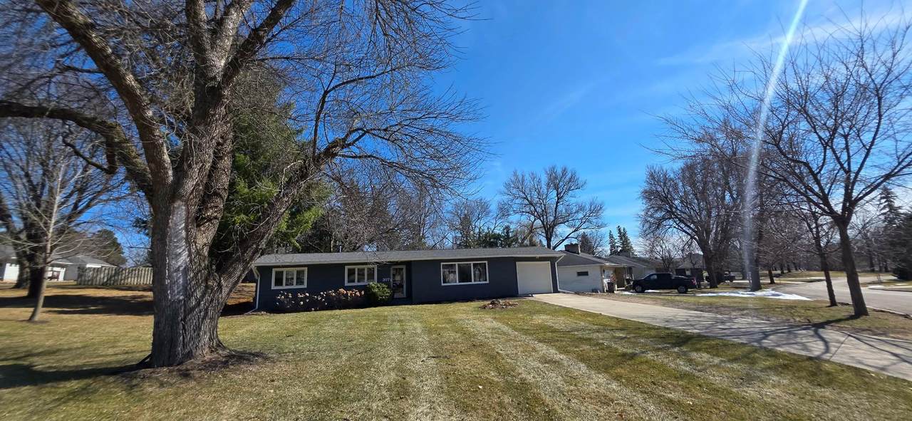 307 Channel Road - Photo 1