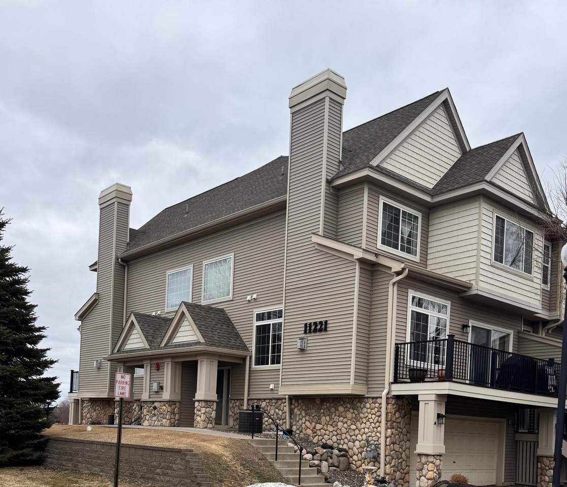 11221 Aberdeen Street - Photo 1
