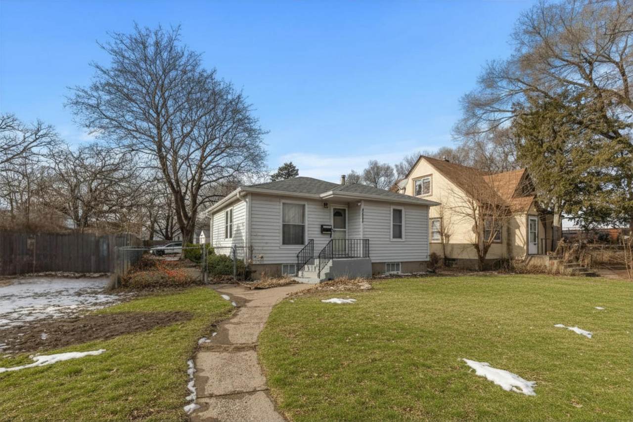 4625 Oliver Avenue - Photo 1