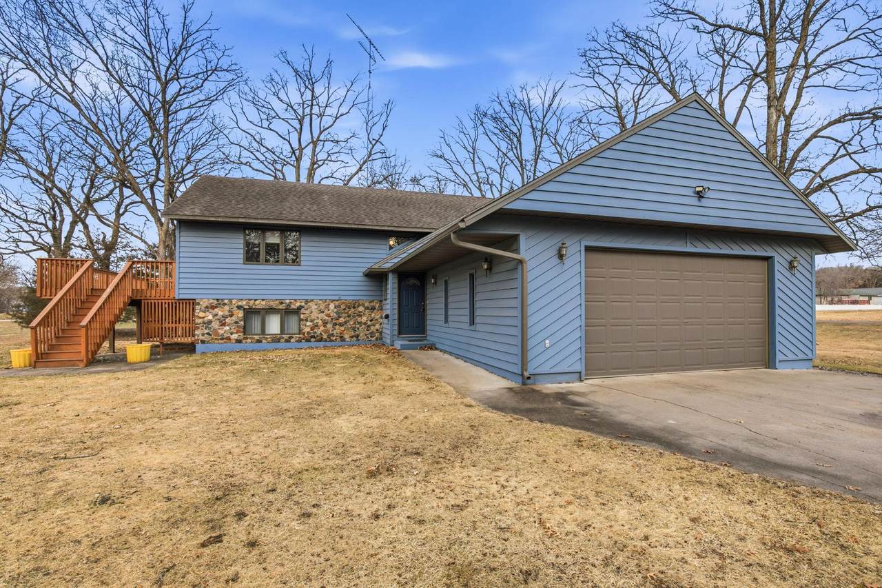 302 Hickory Street - Photo 1