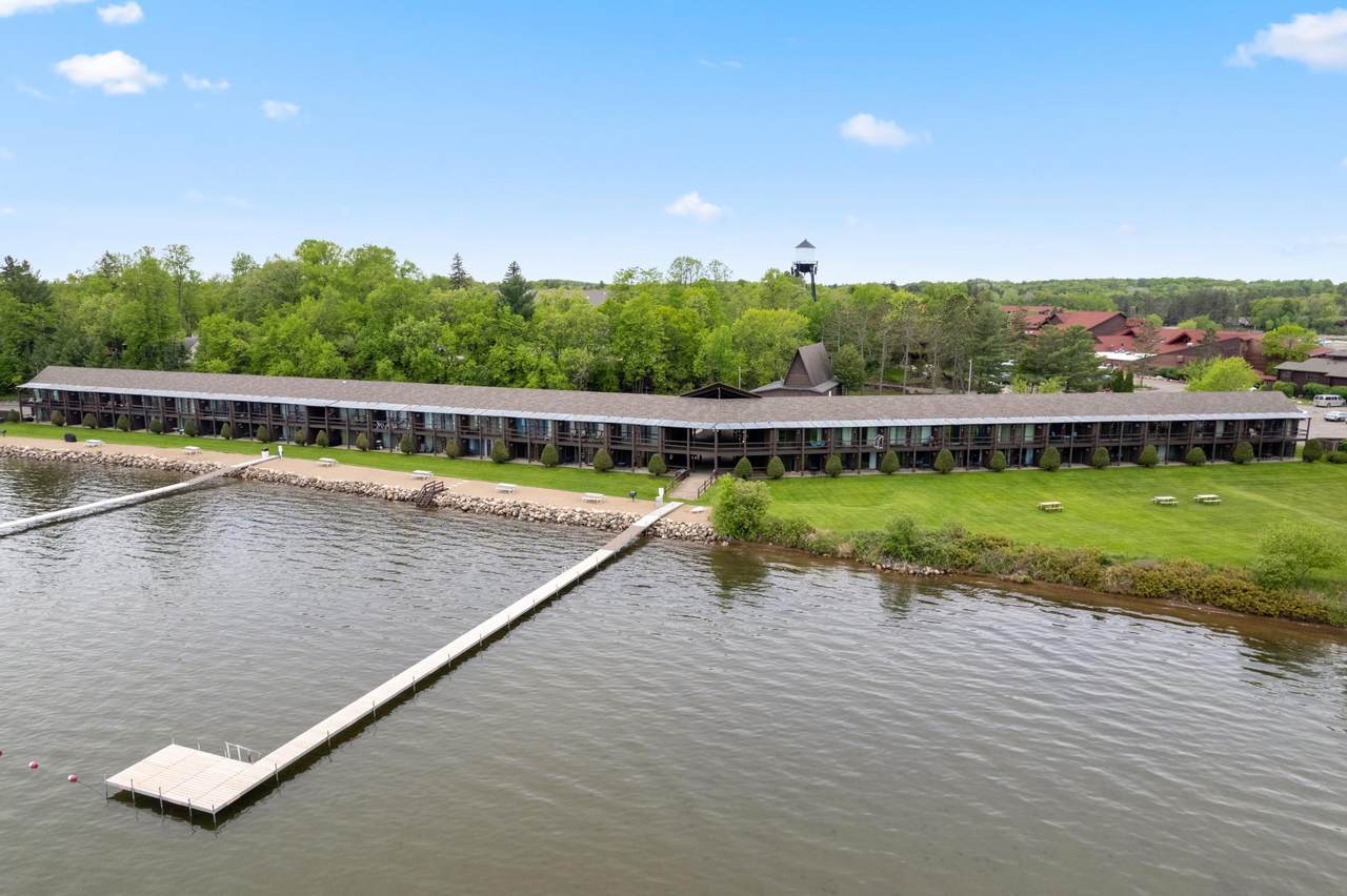 9201 Breezy Point Drive - Photo 1