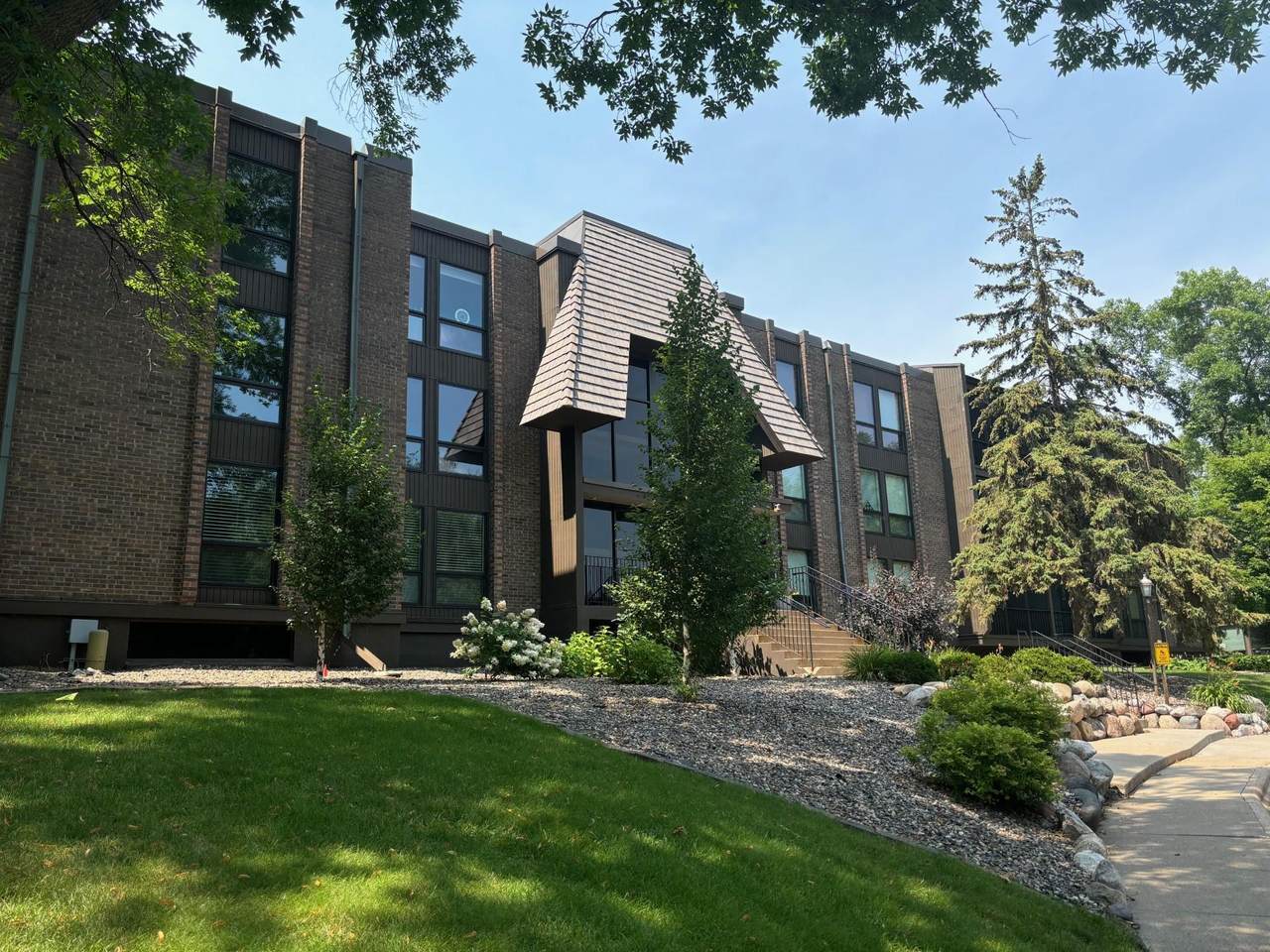 6075 Lincoln Drive - Photo 1