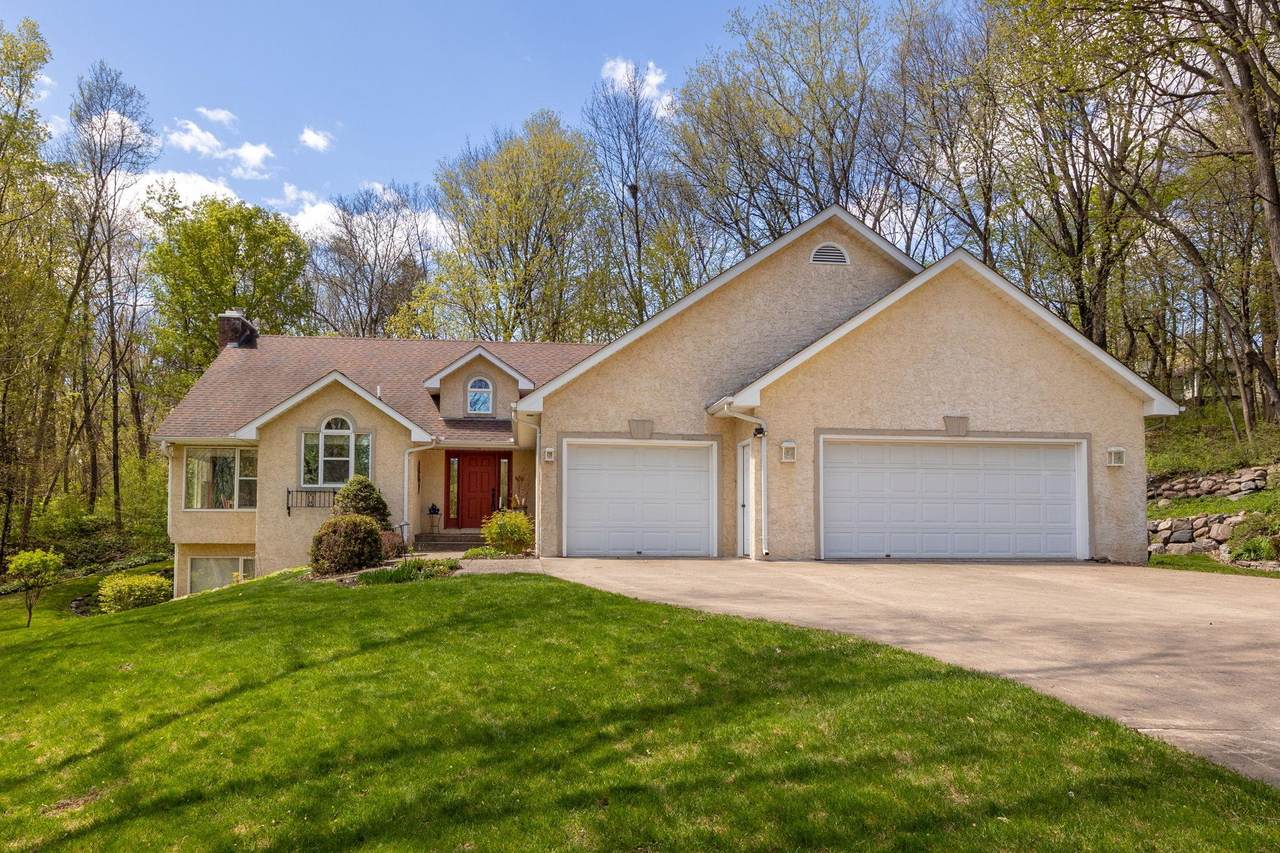 1360 Parkview Drive - Photo 1