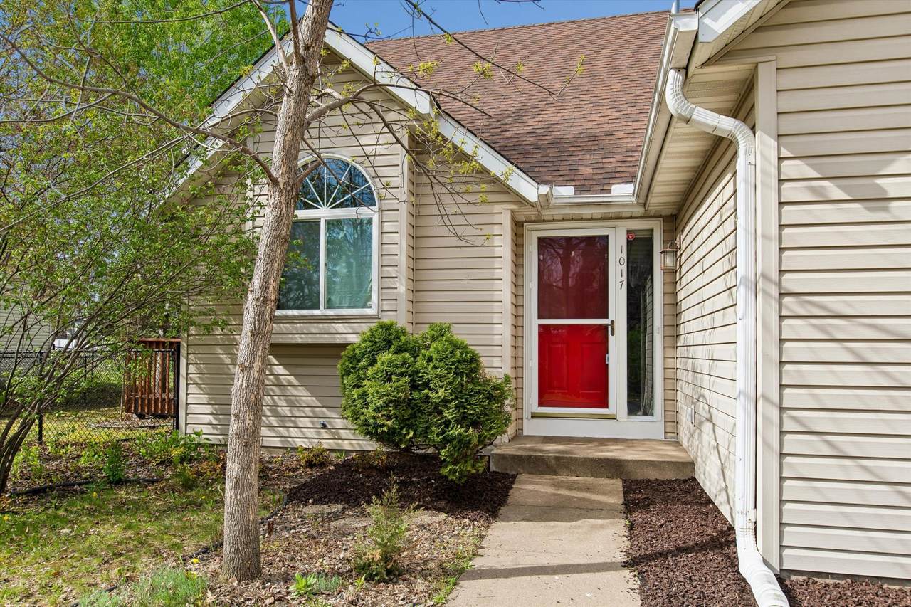 1017 Larch Street - Photo 1