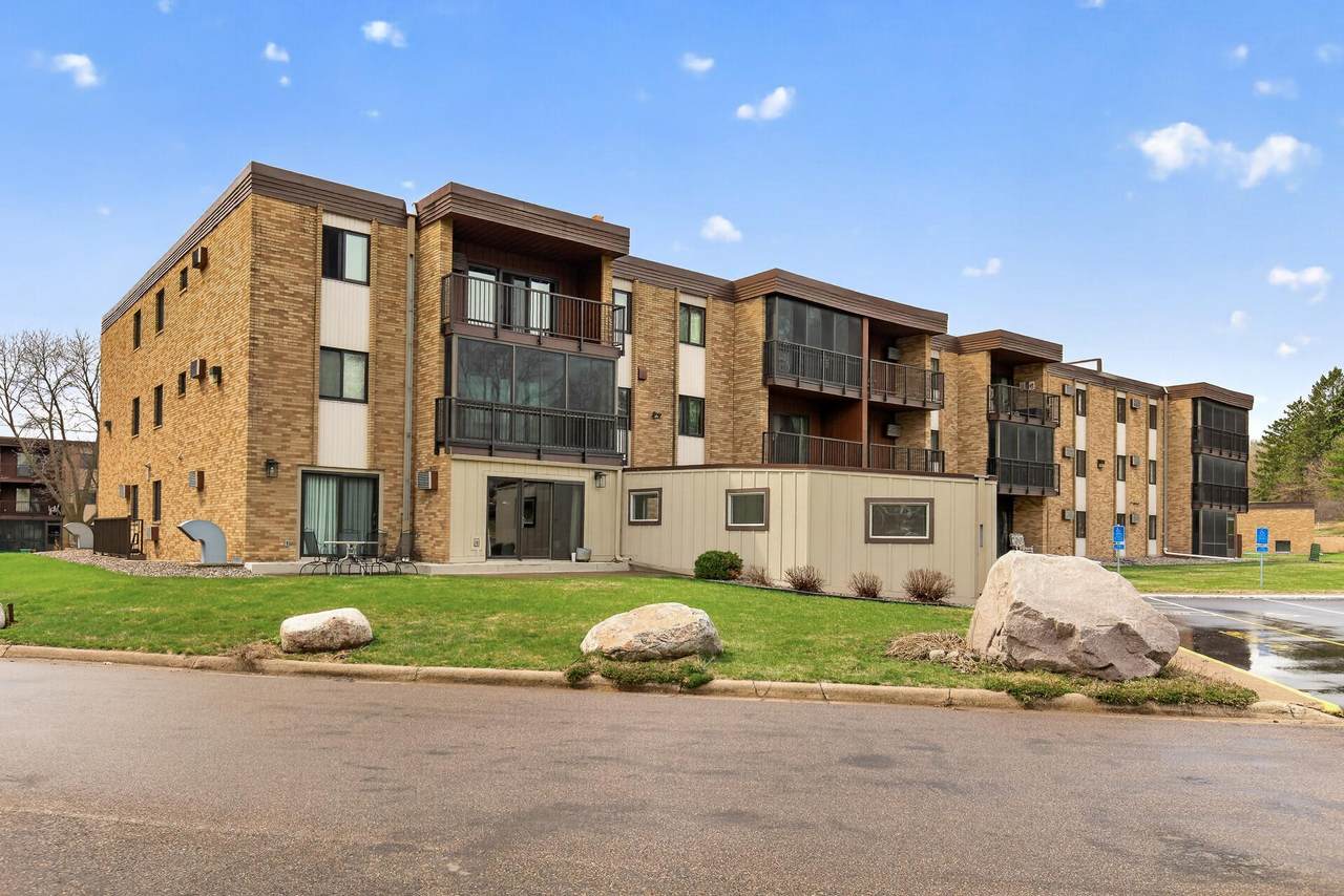 2690 Oxford Street - Photo 1