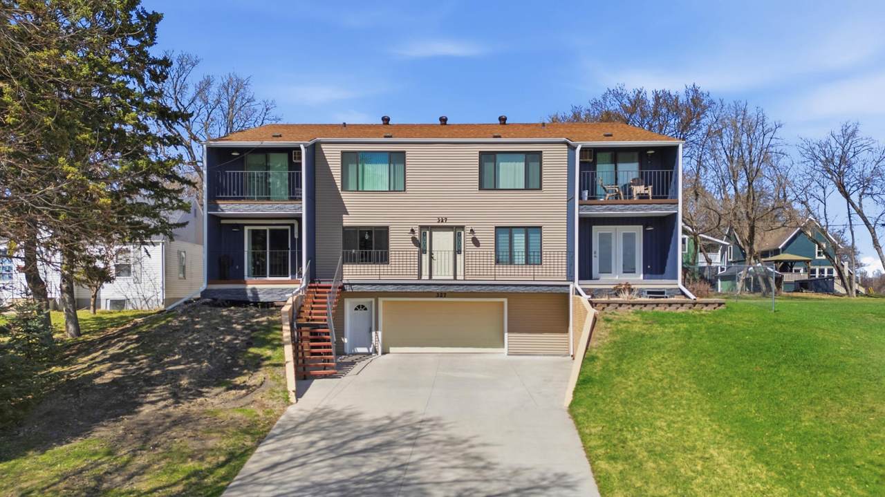 327 10th Avenue - Photo 1
