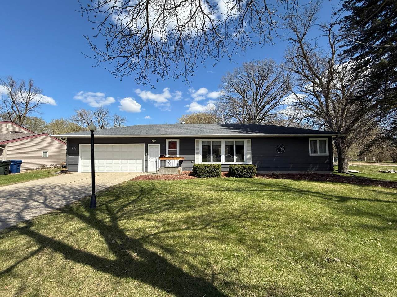 740 Springen Avenue - Photo 1