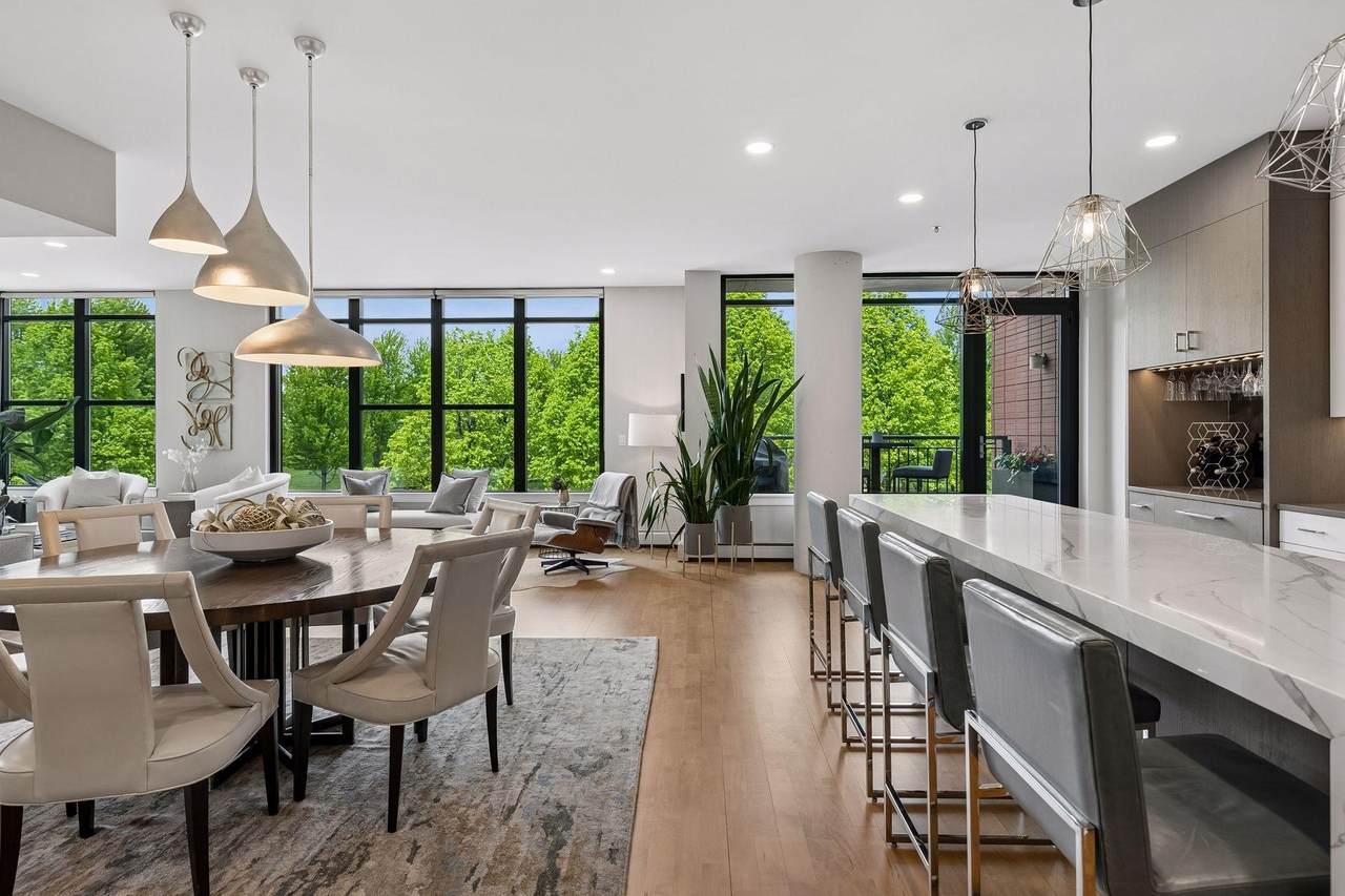 215 10th Avenue - Photo 1