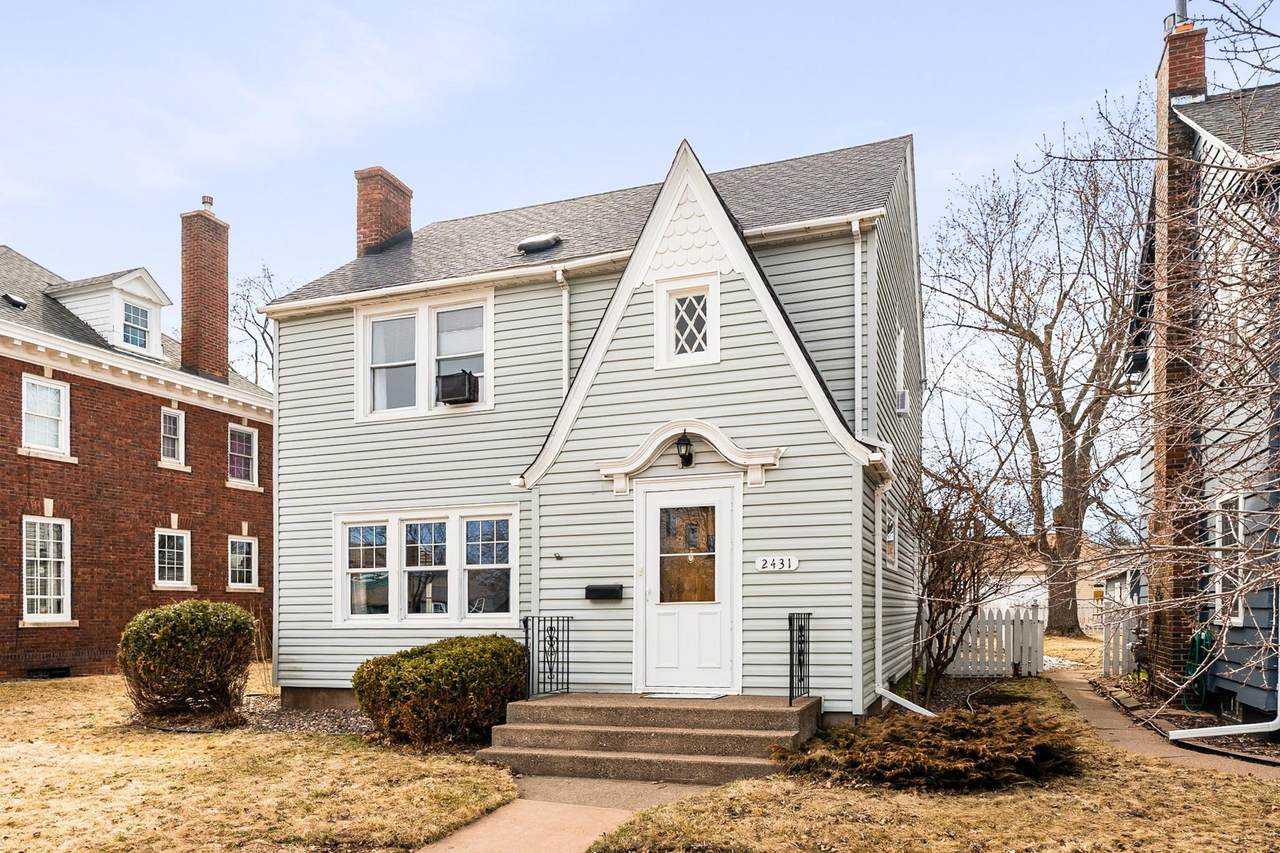 2431 Hammond Avenue - Photo 1
