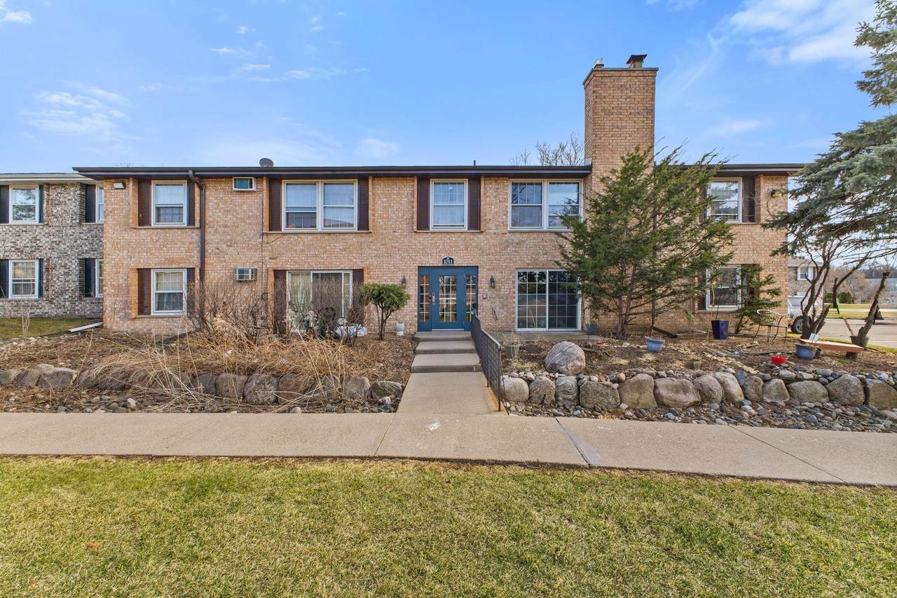 1011 11th Avenue - Photo 1
