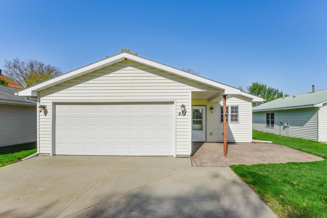 411 Walnut Street - Photo 1
