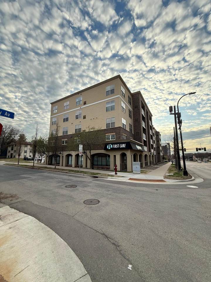 2900 University Avenue - Photo 1