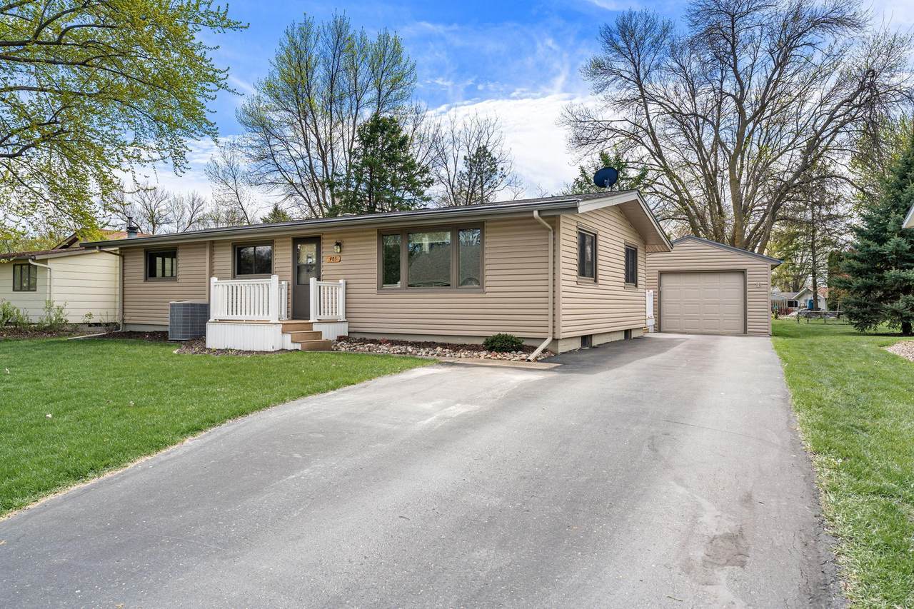 905 9th Avenue - Photo 1