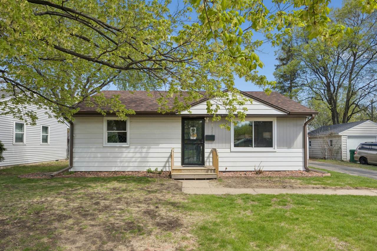 5322 53rd Avenue - Photo 1