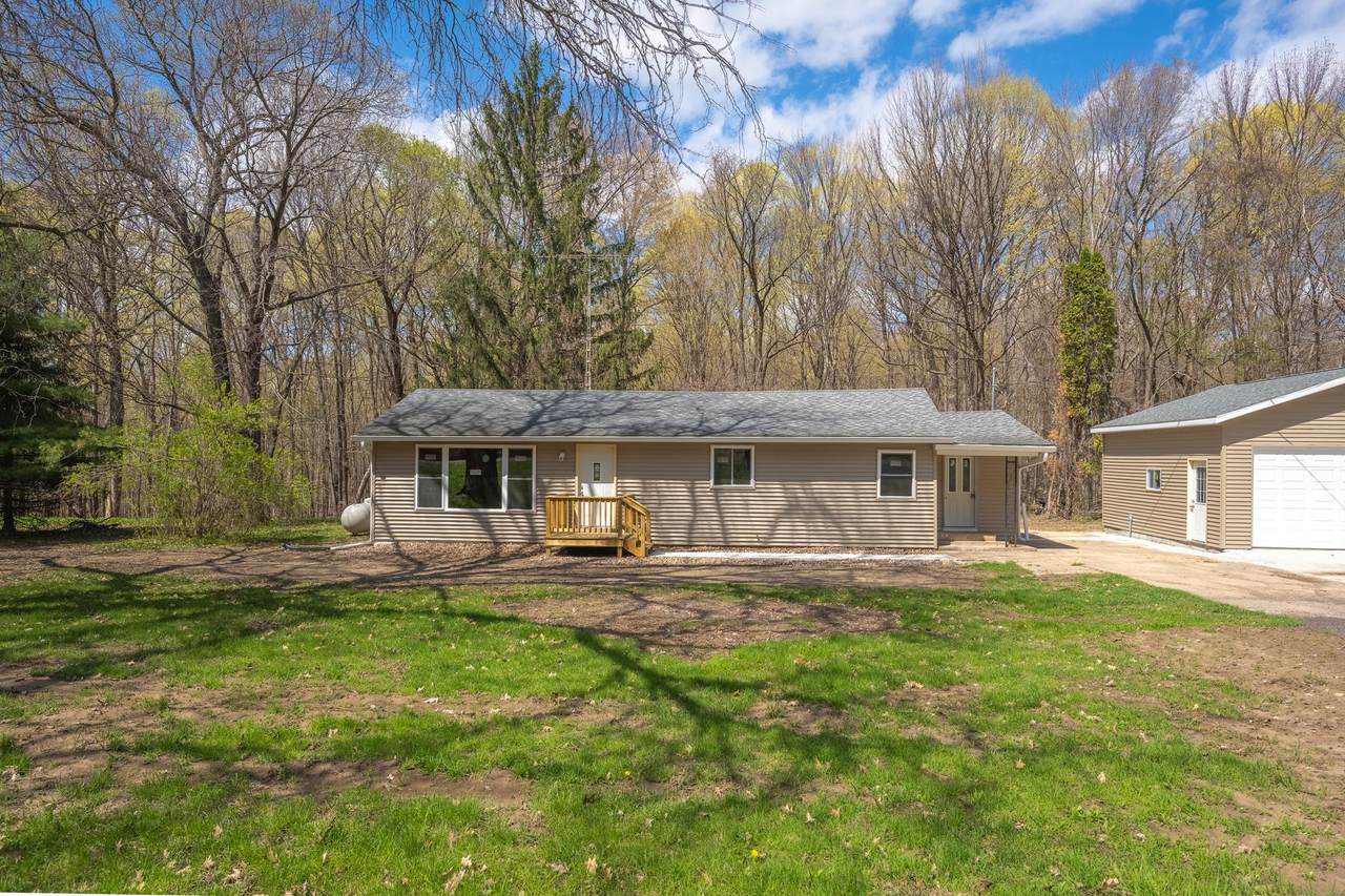 E5329 1370th Avenue - Photo 1