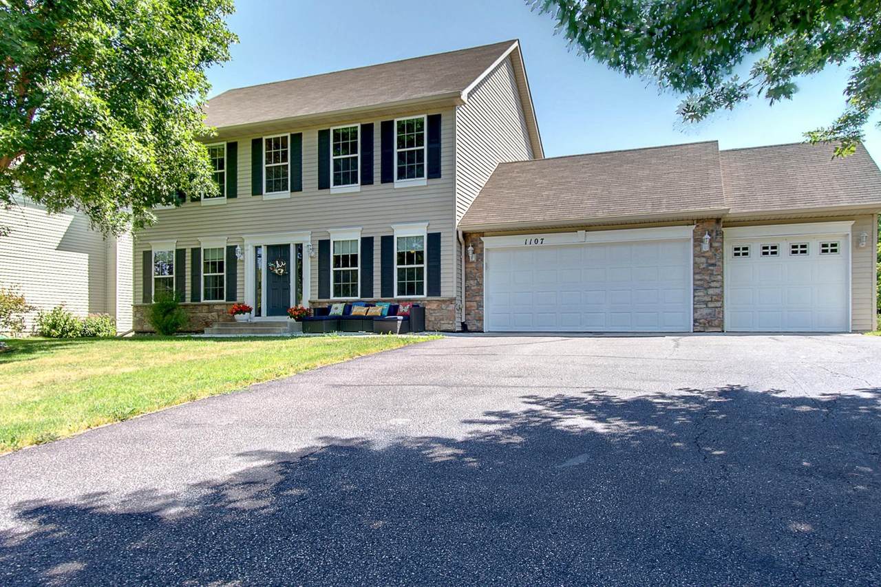 1107 Park Court - Photo 1