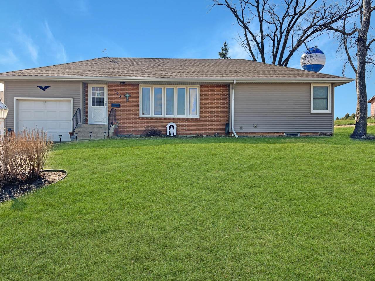 103 Montgomery Street - Photo 1