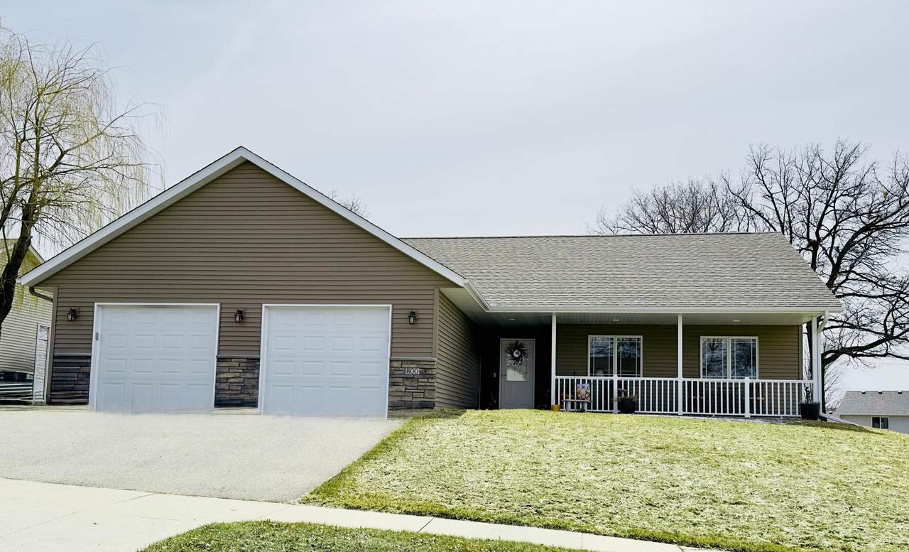800 Wollak Way - Photo 1