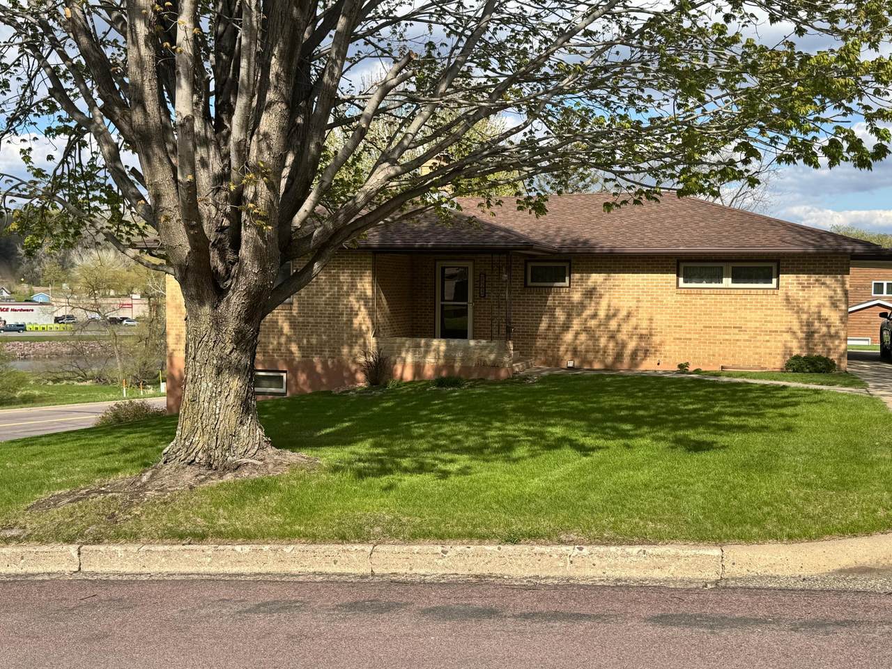 824 Brown Street - Photo 1
