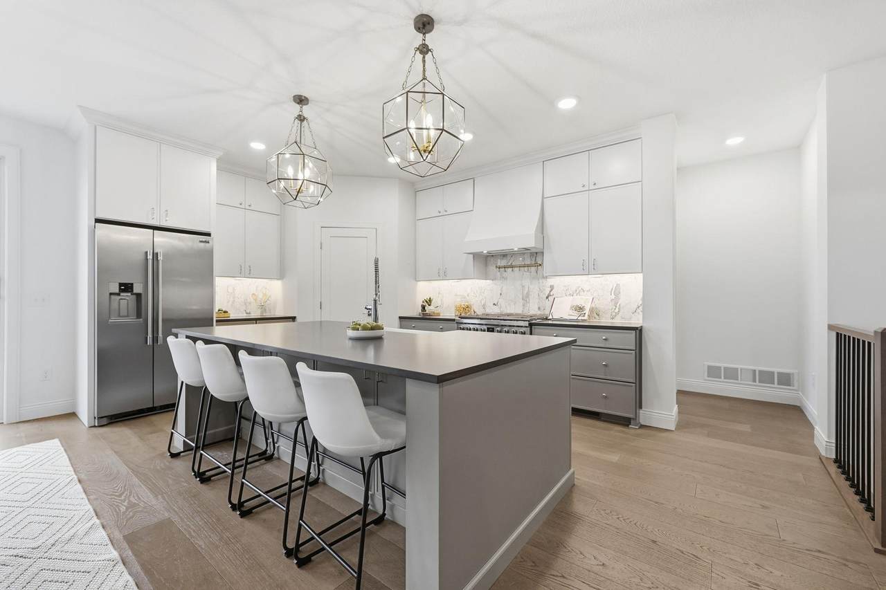 320 Laurel Curve - Photo 1