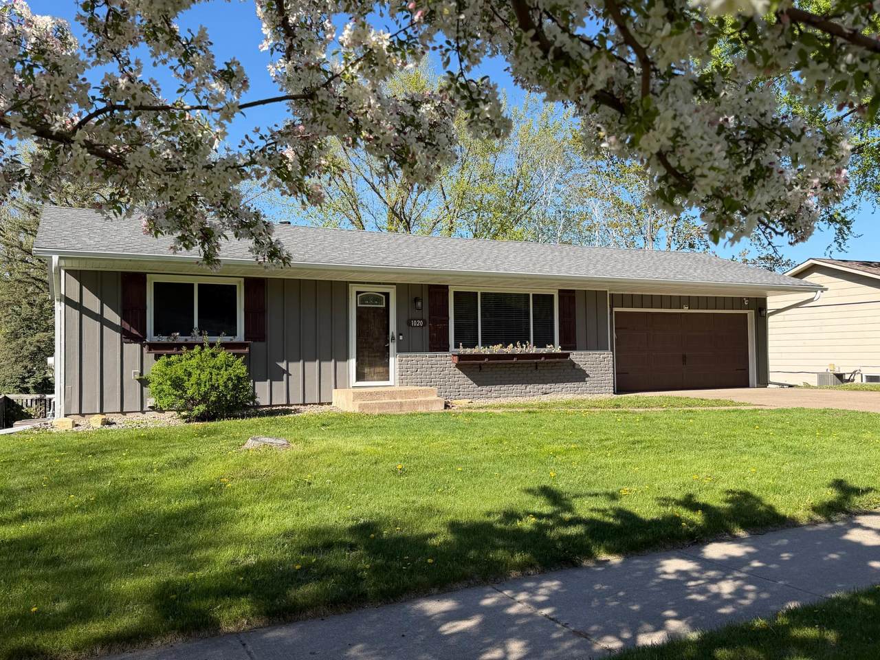 1020 Pioneer Road - Photo 1