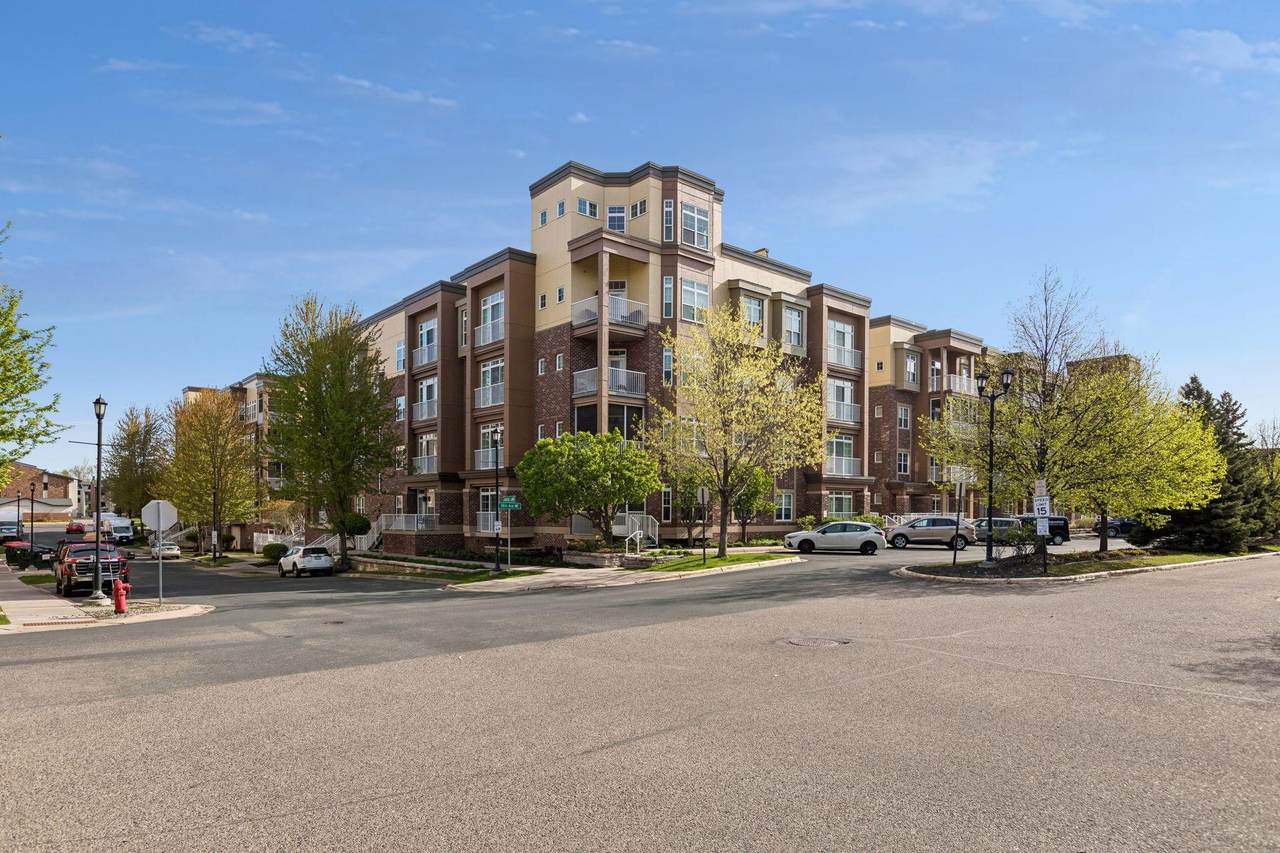 2540 38th Avenue - Photo 1