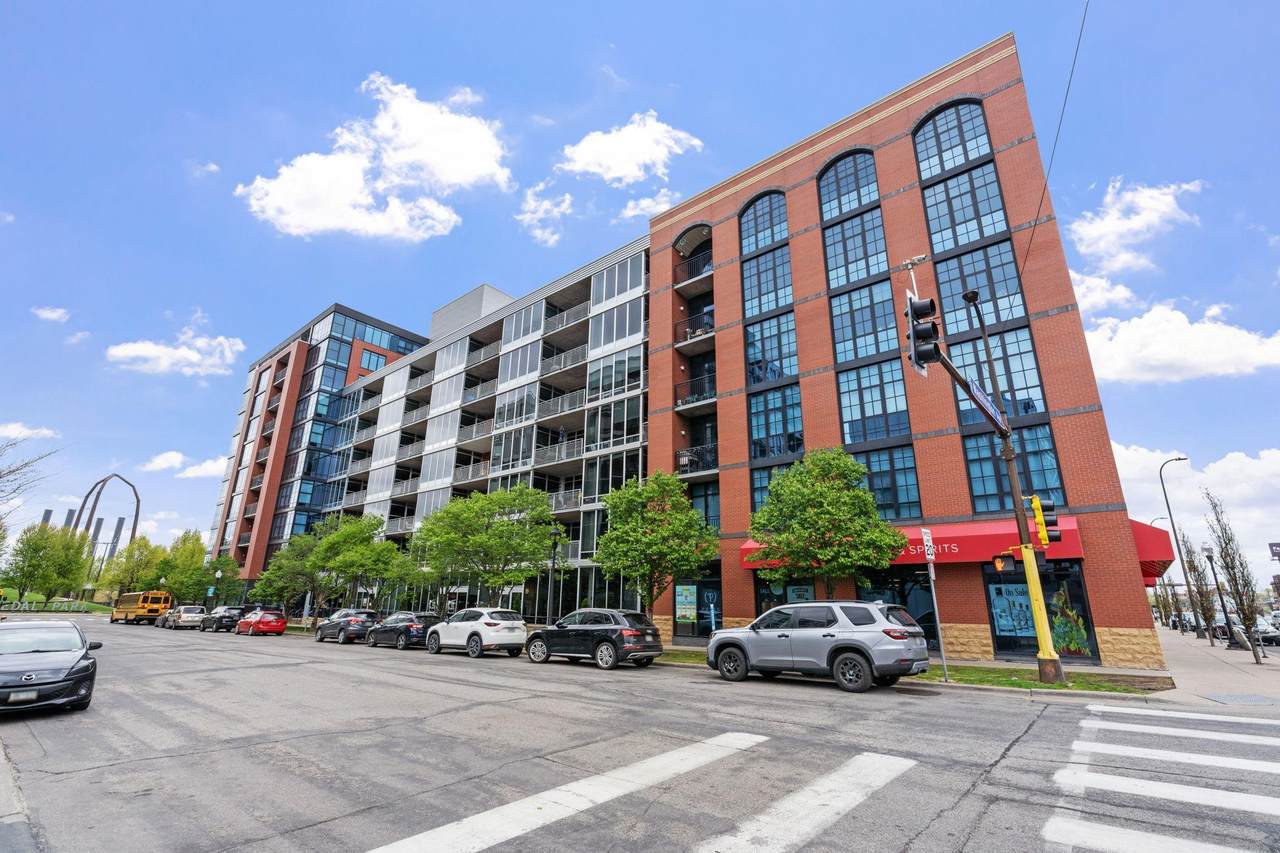 215 10th Avenue - Photo 1