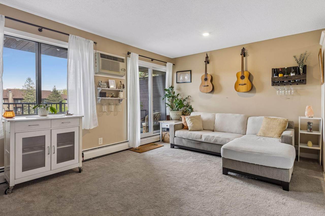 7401 101st Street - Photo 1