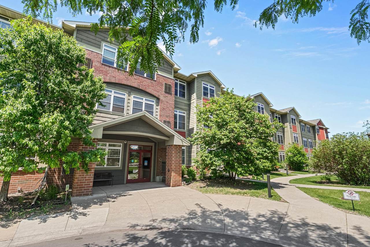 2530 34th Street - Photo 1