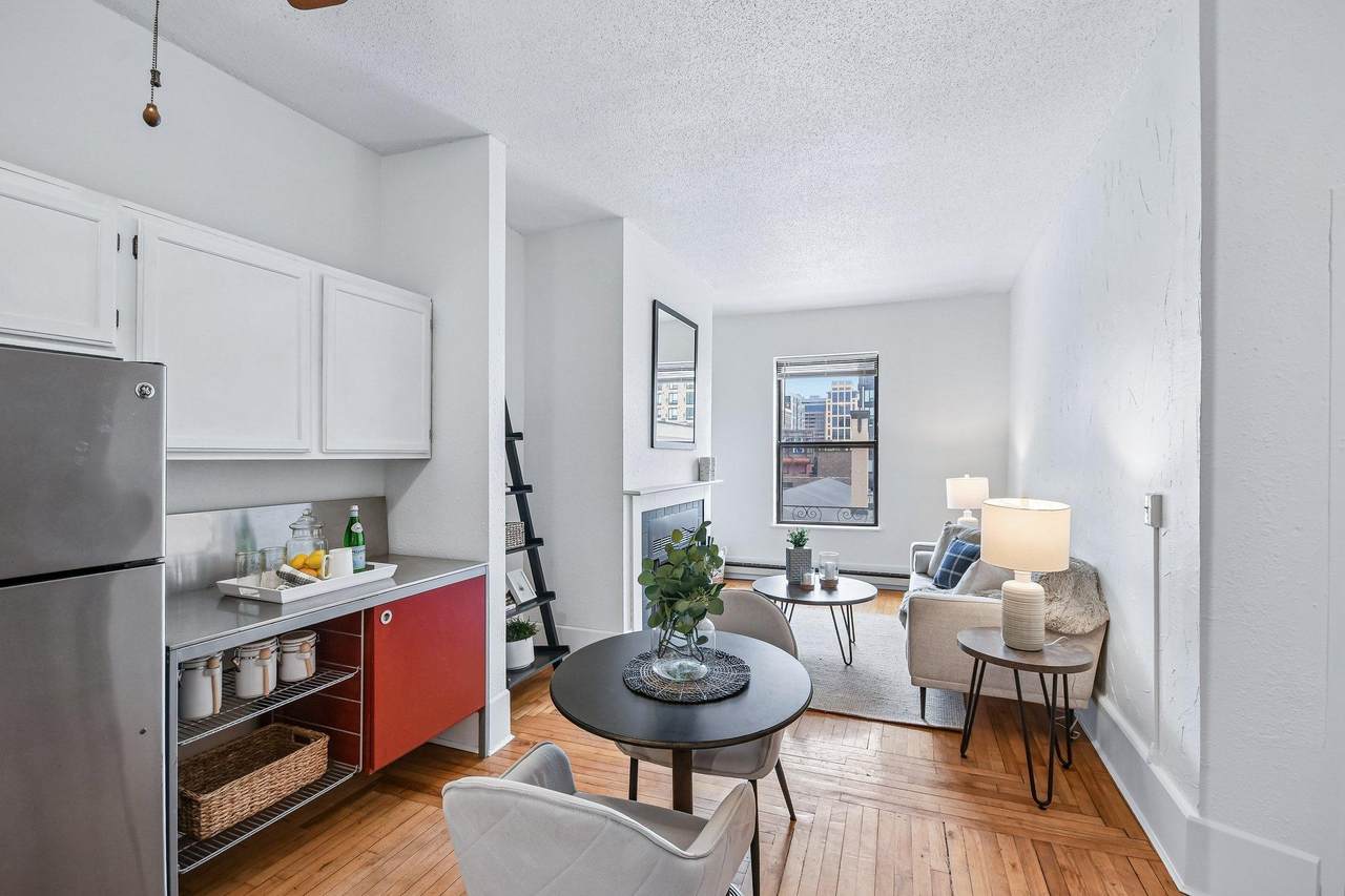 605 9th Street - Photo 1