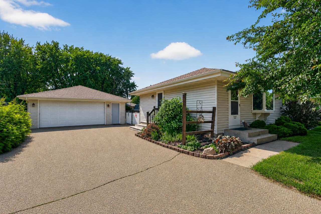 14647 Danbury Avenue - Photo 1