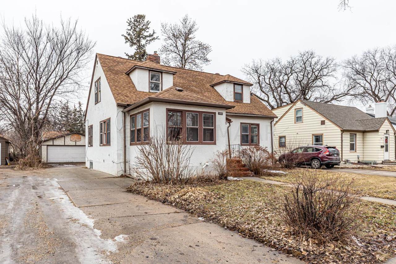 1454 10TH Street - Photo 1