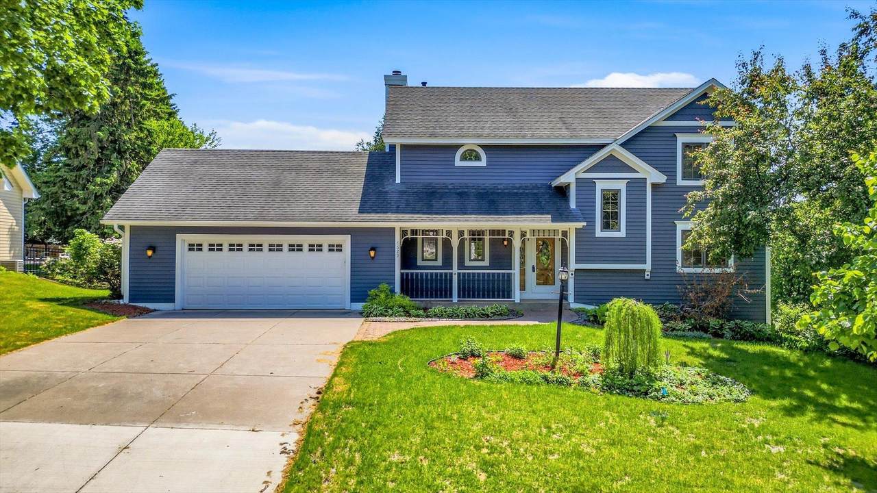 7629 74th Street - Photo 1