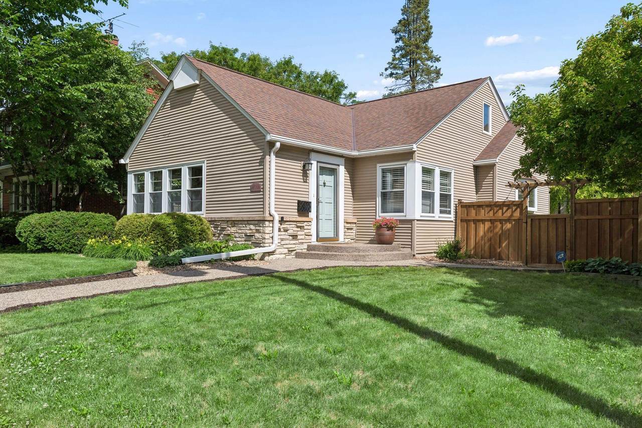 1821 Bohland Avenue - Photo 1