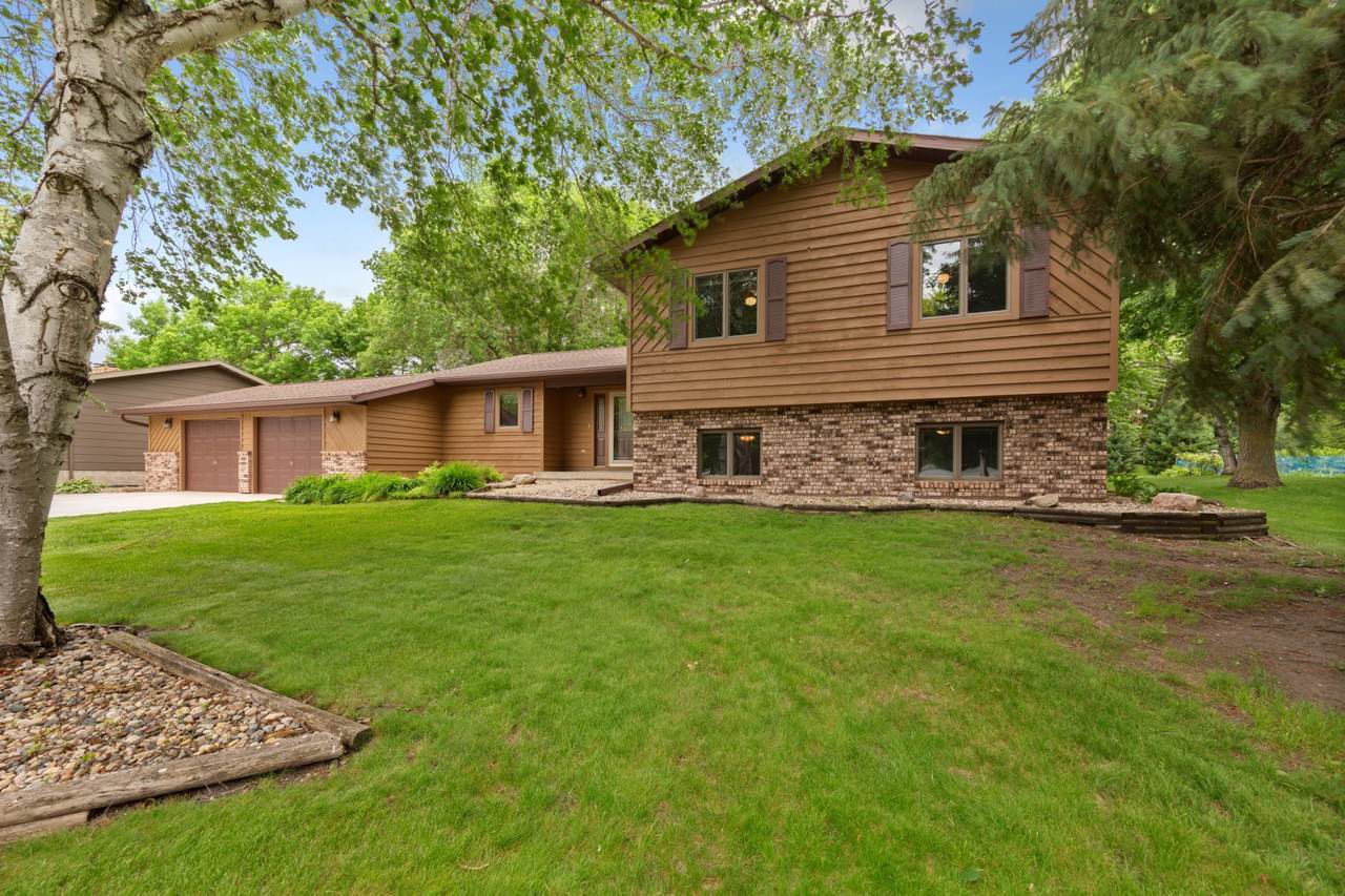 1139 10th Street - Photo 1