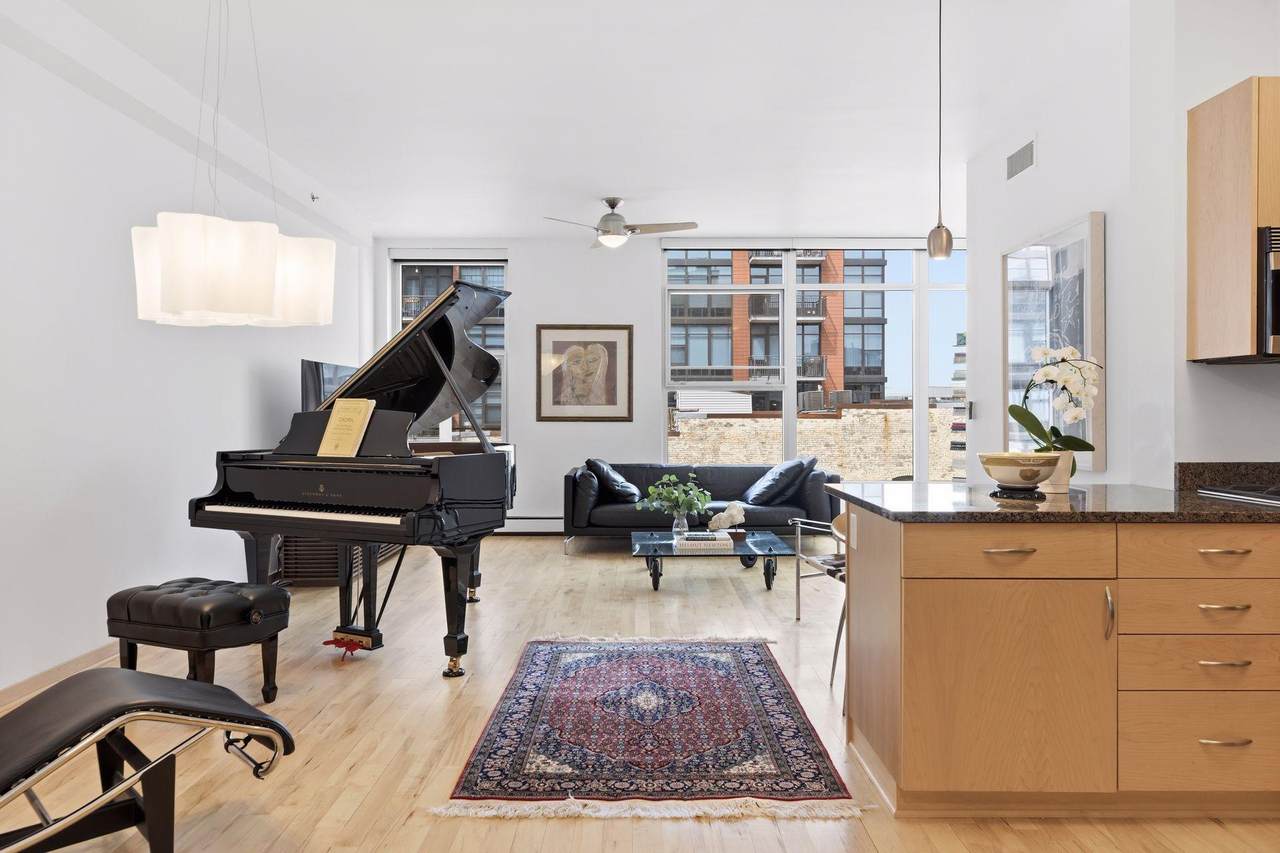 215 10th Avenue - Photo 1