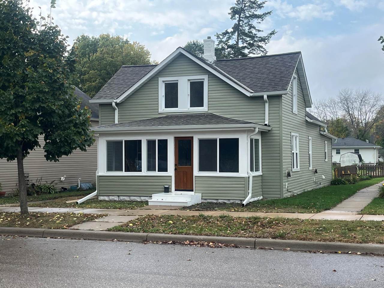 215 Maple Street - Photo 1