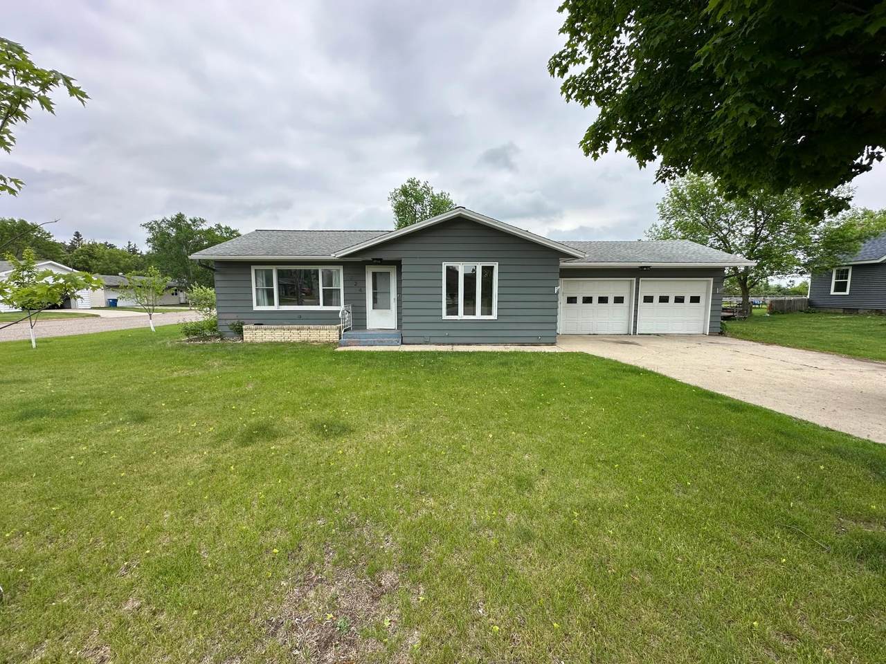 824 Irving Avenue - Photo 1