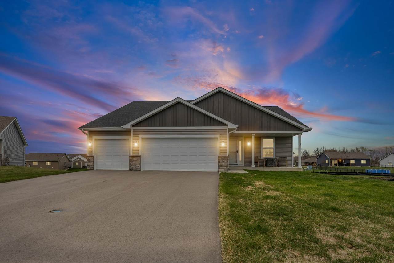 909 Emily Court - Photo 1