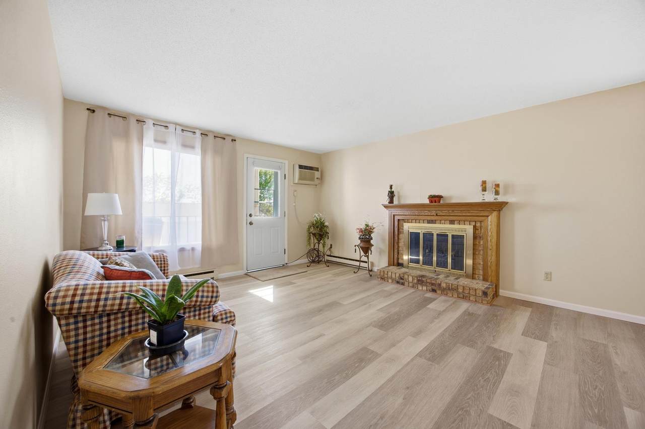 341 Prairiewood Circle - Photo 1