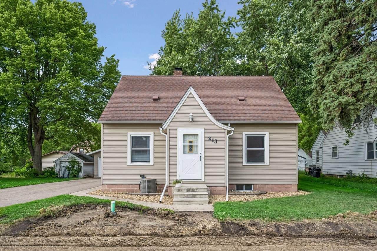 213 Queen Avenue - Photo 1