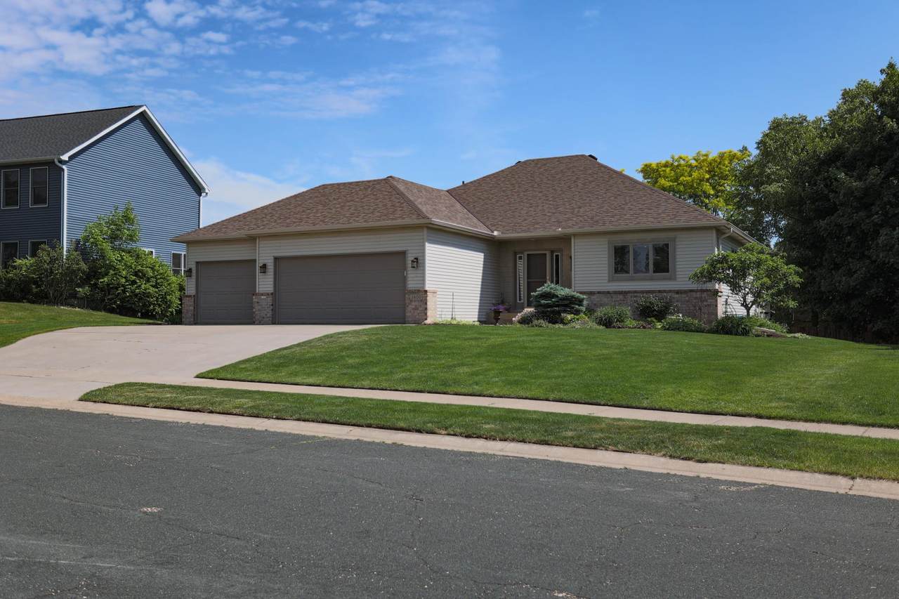 2400 Emerald Bend - Photo 1