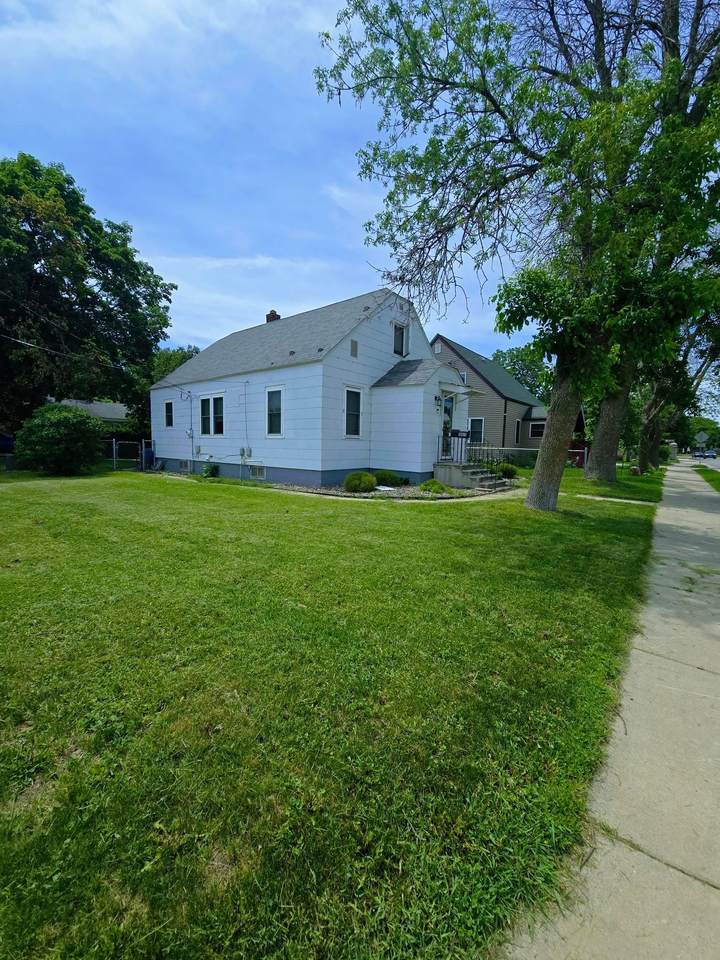1805 Division Street - Photo 1